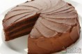  BOLO DE CHOCOLATE COM RECHEIO CREMOSO.